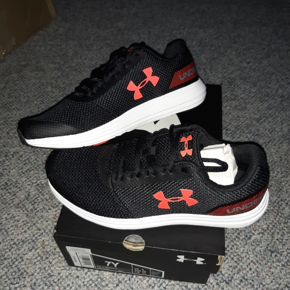 Under Armour Shoes | Boys Tennis Size 5 